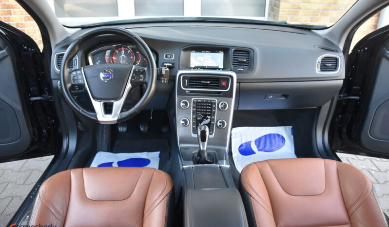 VOLVO S60  | FWD (przód) | Manualna | 150 KM | Czarny full