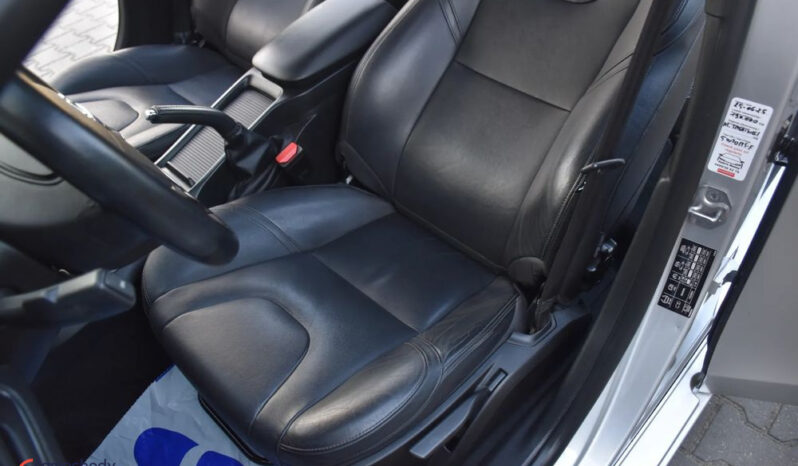 VOLVO V40  | FWD (przód) | Manualna | 115 KM | Srebrny full