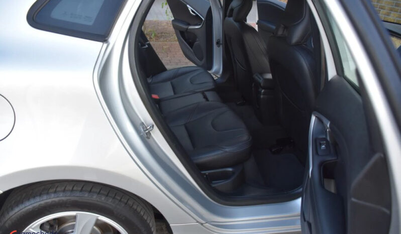 VOLVO V40  | FWD (przód) | Manualna | 115 KM | Srebrny full