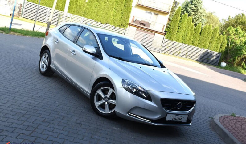 VOLVO V40  | FWD (przód) | Manualna | 115 KM | Srebrny full