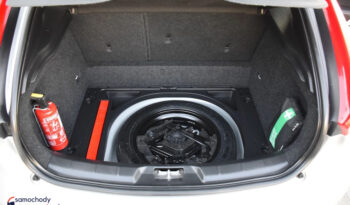 VOLVO V40  | FWD (przód) | Manualna | 115 KM | Srebrny full