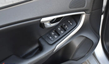 VOLVO V40  | FWD (przód) | Manualna | 115 KM | Srebrny full