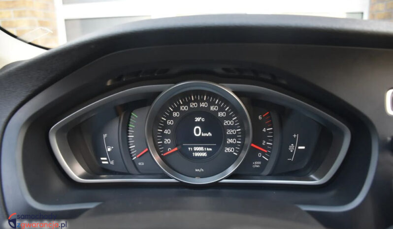 VOLVO V40  | FWD (przód) | Manualna | 115 KM | Srebrny full