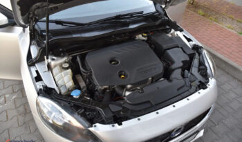 VOLVO V40  | FWD (przód) | Manualna | 115 KM | Srebrny full