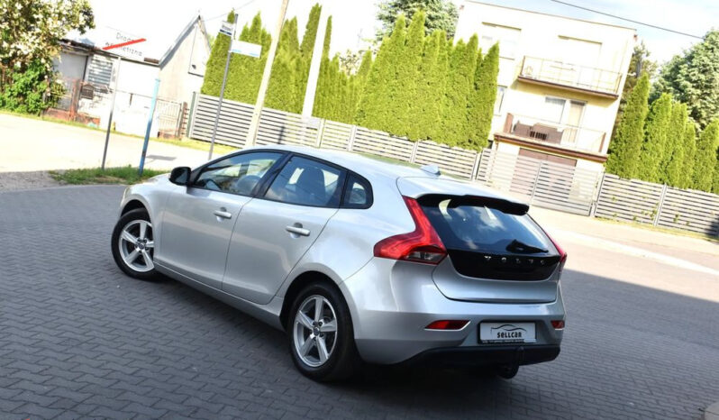 VOLVO V40  | FWD (przód) | Manualna | 115 KM | Srebrny full