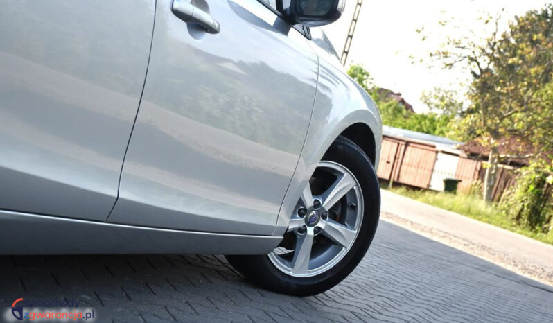 VOLVO V40  | FWD (przód) | Manualna | 115 KM | Srebrny full