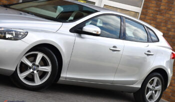VOLVO V40  | FWD (przód) | Manualna | 115 KM | Srebrny full