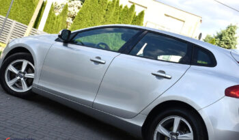 VOLVO V40  | FWD (przód) | Manualna | 115 KM | Srebrny full