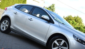 VOLVO V40  | FWD (przód) | Manualna | 115 KM | Srebrny full