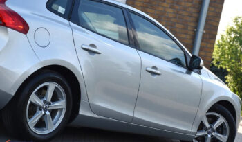 VOLVO V40  | FWD (przód) | Manualna | 115 KM | Srebrny full