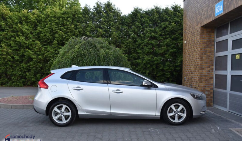VOLVO V40  | FWD (przód) | Manualna | 115 KM | Srebrny full