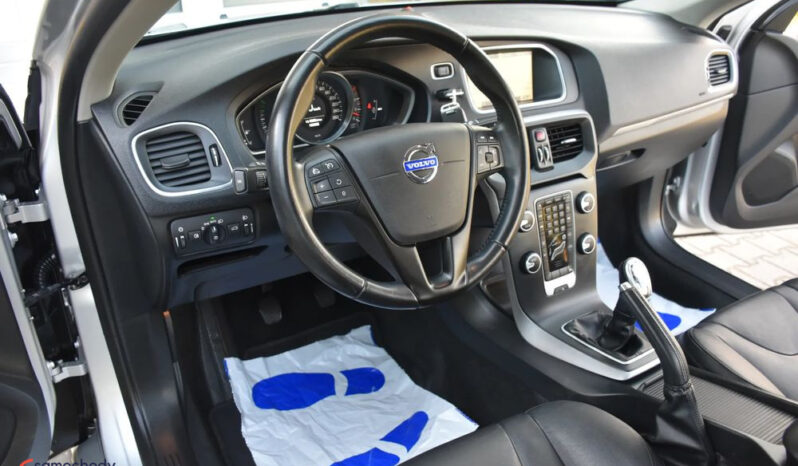 VOLVO V40  | FWD (przód) | Manualna | 115 KM | Srebrny full