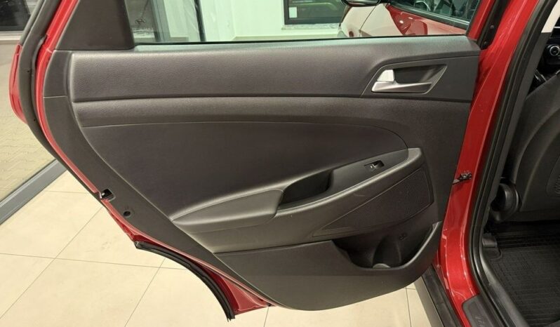 HYUNDAI Tucson  | FWD (przód) | Manualna | 132 KM | Bordowy full