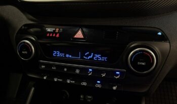 HYUNDAI Tucson  | FWD (przód) | Manualna | 132 KM | Bordowy full