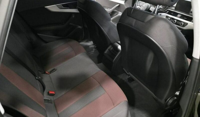 AUDI A4 Avant | FWD (przód) | Automatyczna | 150 KM | Czarny full