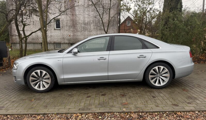AUDI A8  | FWD (przód) | Automatyczna | 211 KM | Srebrny full