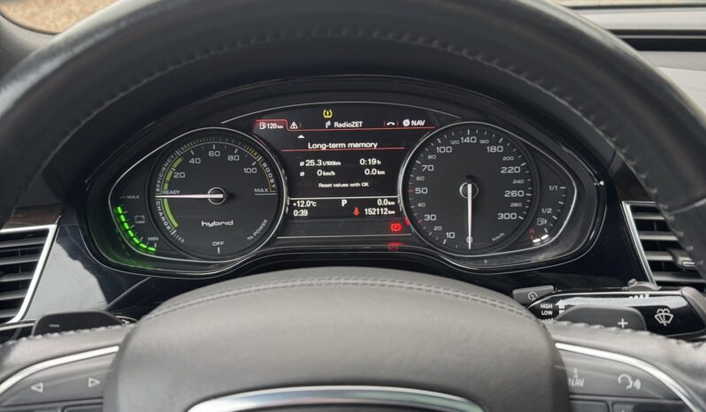 AUDI A8  | FWD (przód) | Automatyczna | 211 KM | Srebrny full