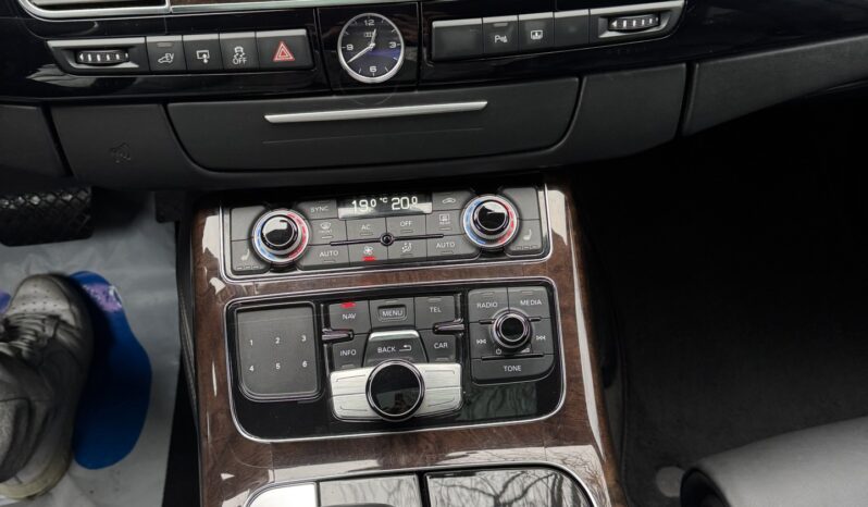 AUDI A8  | FWD (przód) | Automatyczna | 211 KM | Srebrny full