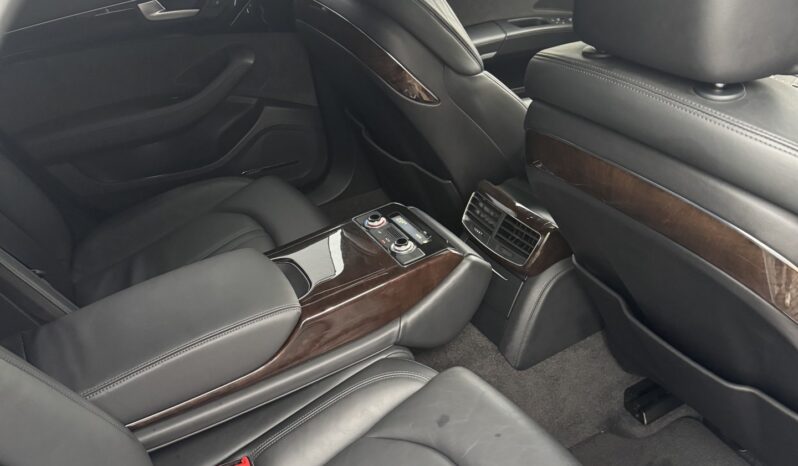 AUDI A8  | FWD (przód) | Automatyczna | 211 KM | Srebrny full