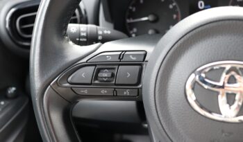 TOYOTA Yaris  | 2021 | 125 KM | 1490cm3 | Biały full