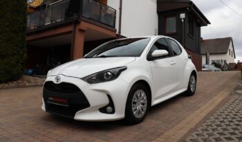 TOYOTA Yaris  | 2021 | 125 KM | 1490cm3 | Biały full