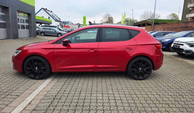 SEAT Leon  | 2018 | 125 KM | 1395cm3 | Czerwony full