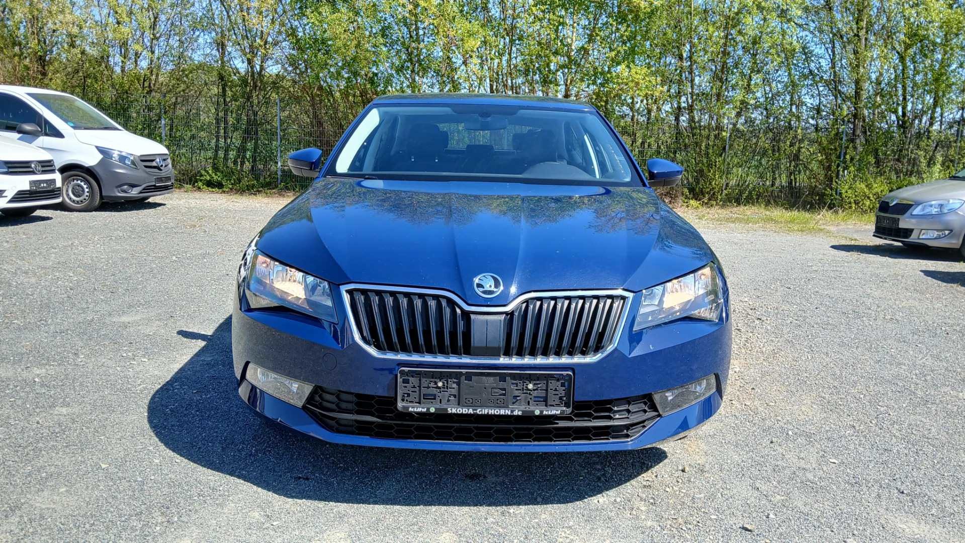 Skoda Superb  | 2017 | 125 Km | 1395Cm3 | Niebieski Ciemny