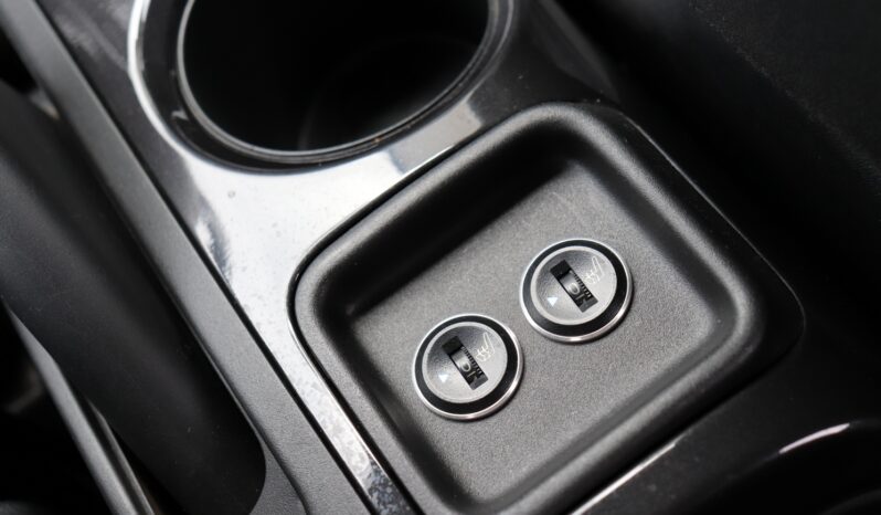NISSAN Juke  | 2013 | 117 KM | 1598cm3 | Czarny full