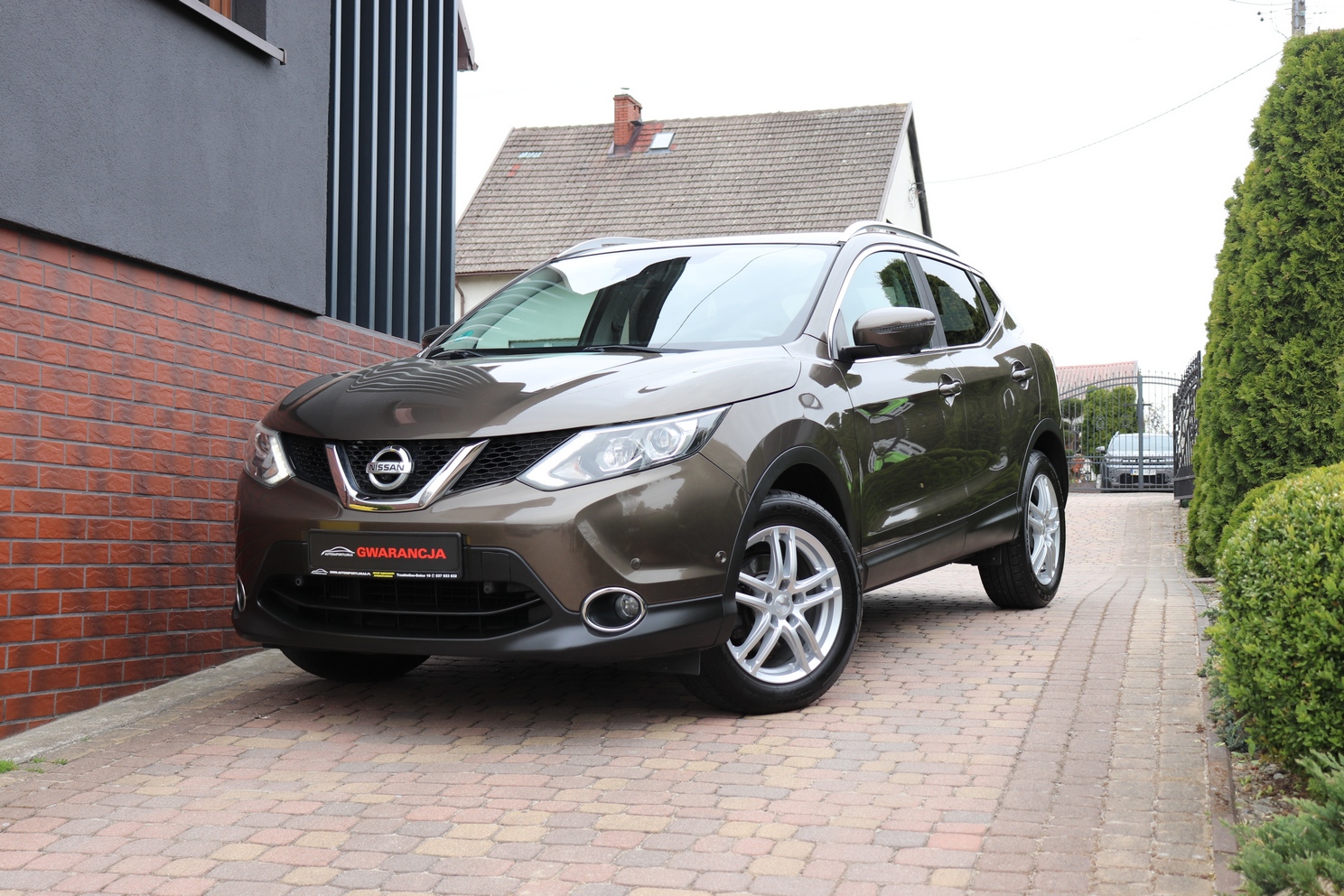 Nissan Qashqai  | 2015 | 163 Km | 1618Cm3 | Brązowy