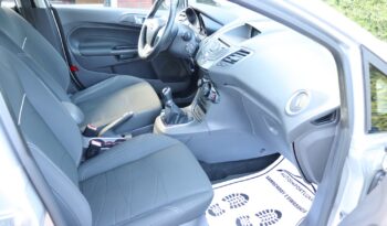 FORD Fiesta  | 2015 | 82 KM | 1242cm3 | Srebrny full