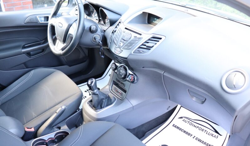 FORD Fiesta  | 2015 | 82 KM | 1242cm3 | Srebrny full