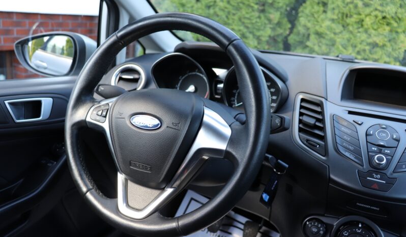 FORD Fiesta  | 2015 | 82 KM | 1242cm3 | Srebrny full
