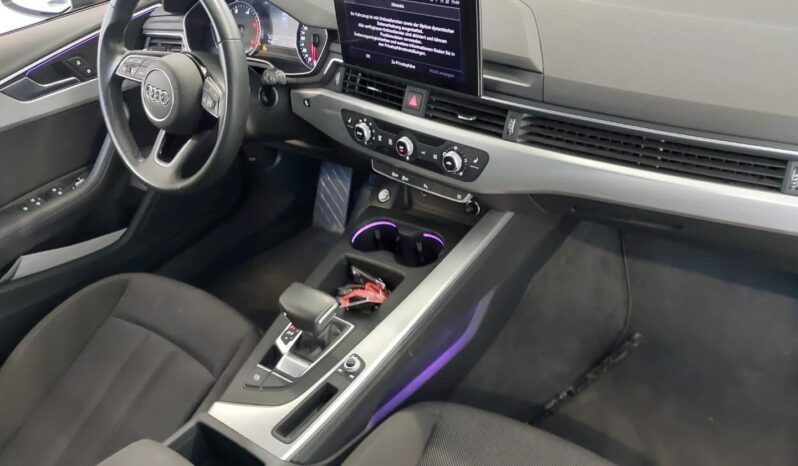 AUDI A4 Avant | 2022 | 163 KM | 1968cm3 | Czarny full