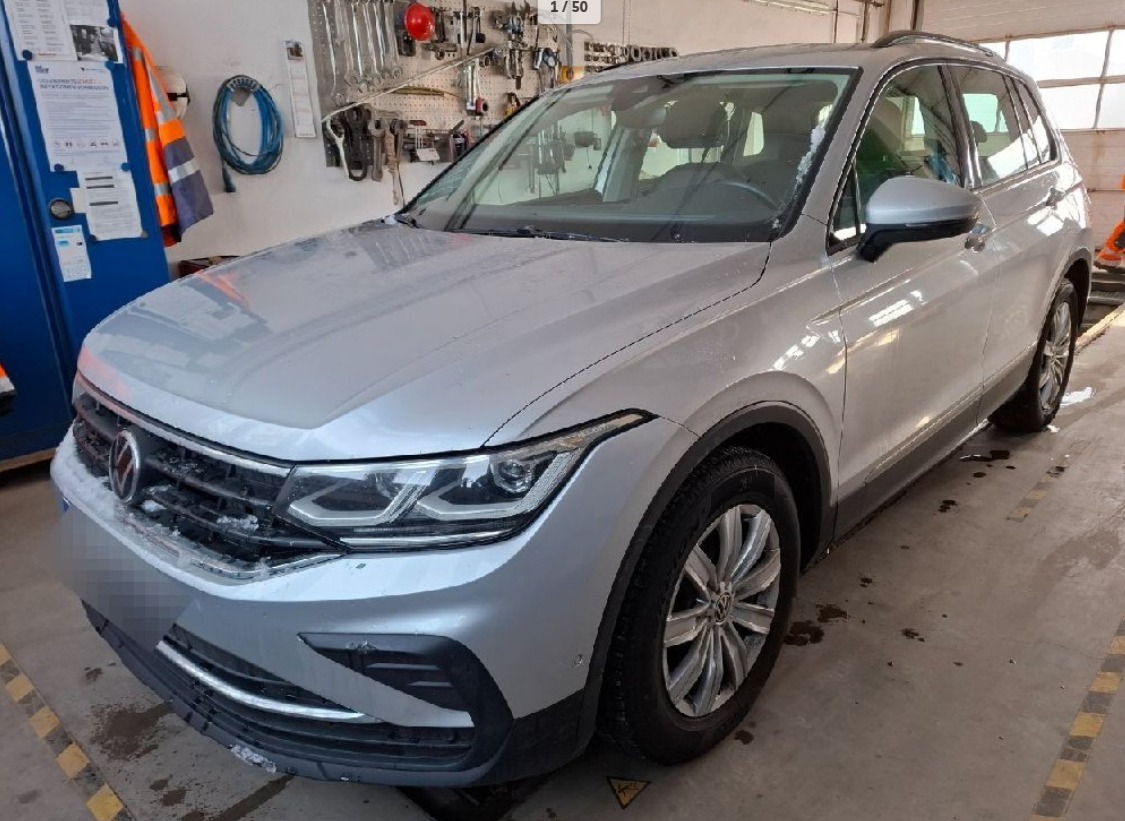 Volkswagen Tiguan  | 2021 | 150 Km | 1968Cm3 | Srebrny
