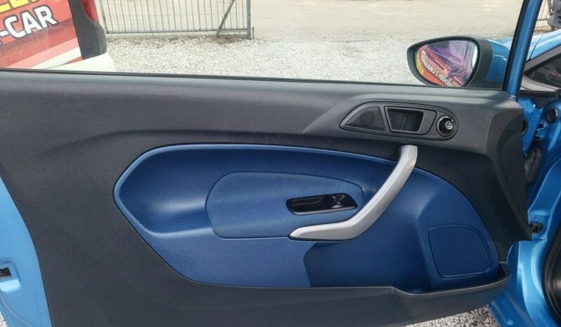 FORD Fiesta  | FWD (przód) | Manualna | 82 KM | Niebieski full