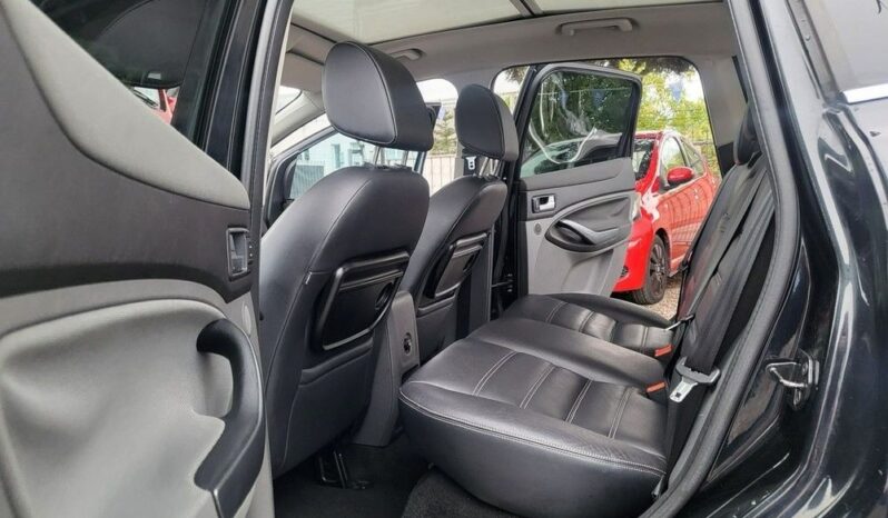 FORD Kuga  | FWD (przód) | Manualna | 136 KM | Czarny full
