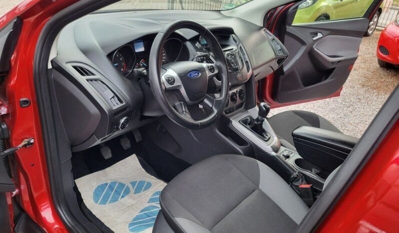 FORD Focus  | FWD (przód) | Manualna | 105 KM | Bordowy full