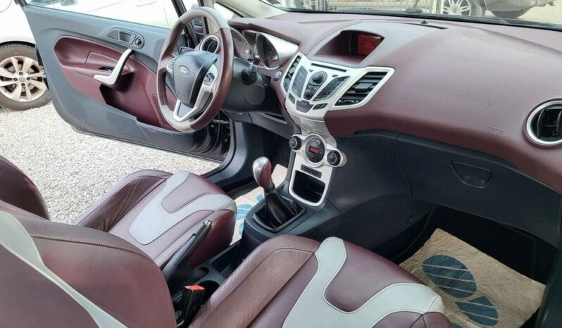 FORD Fiesta  | FWD (przód) | Manualna | 82 KM | Czarny full