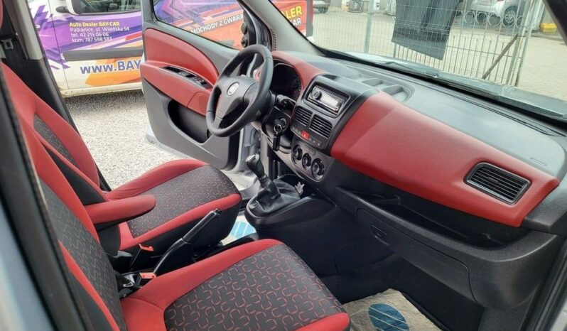 FIAT Doblo  | FWD (przód) | Manualna | 90 KM | Szary full