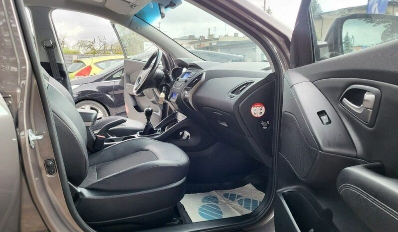 HYUNDAI ix35  | FWD (przód) | Manualna | 135 KM | Szary full