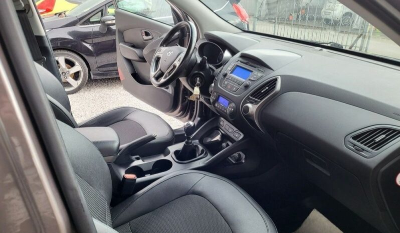 HYUNDAI ix35  | FWD (przód) | Manualna | 135 KM | Szary full