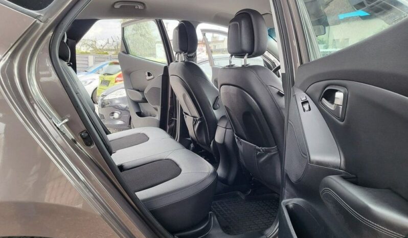 HYUNDAI ix35  | FWD (przód) | Manualna | 135 KM | Szary full