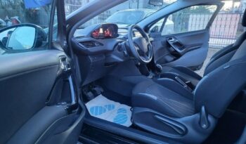 PEUGEOT 208  | FWD (przód) | Manualna | 70 KM | Czarny full