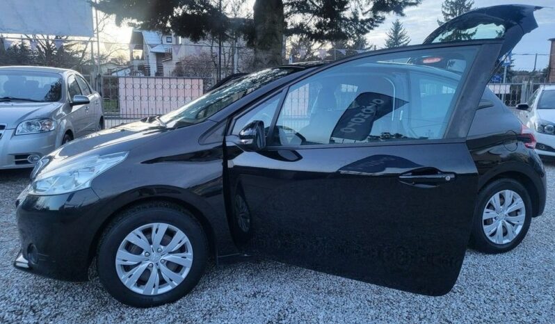 PEUGEOT 208  | FWD (przód) | Manualna | 70 KM | Czarny full