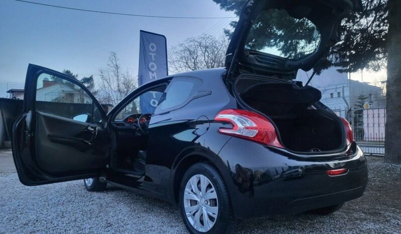 PEUGEOT 208  | FWD (przód) | Manualna | 70 KM | Czarny full