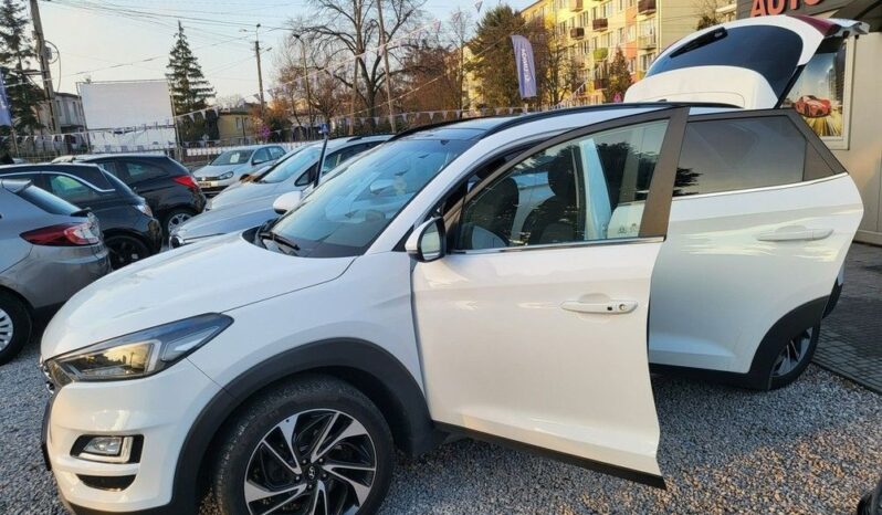 HYUNDAI Tucson  | 4×4 (doł. automatycznie) | Automatyczna | 185 KM | Biały full