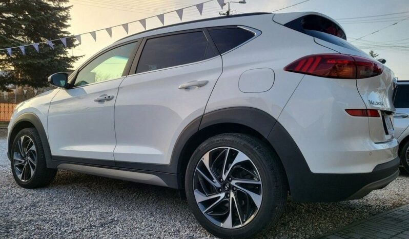 HYUNDAI Tucson  | 4×4 (doł. automatycznie) | Automatyczna | 185 KM | Biały full