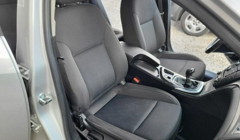 OPEL Insignia  | FWD (przód) | Manualna | 140 KM | Srebrny full