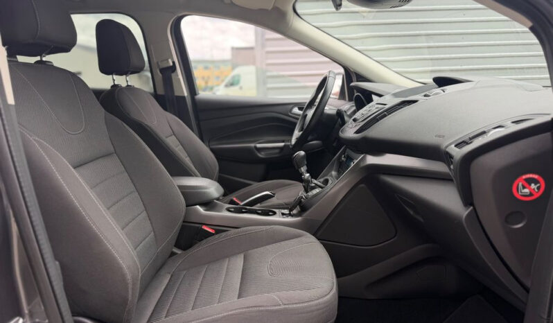 FORD Kuga  | FWD (przód) | Manualna | 150 KM | Szary full