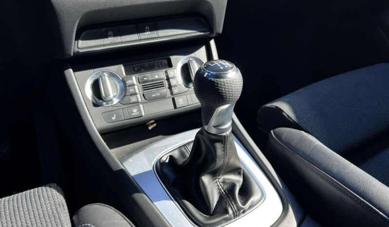 AUDI Q3  | FWD (przód) | Manualna | 140 KM | Czarny full